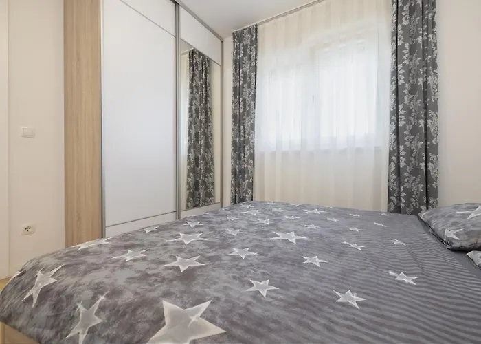 Apartment Lille Makarska